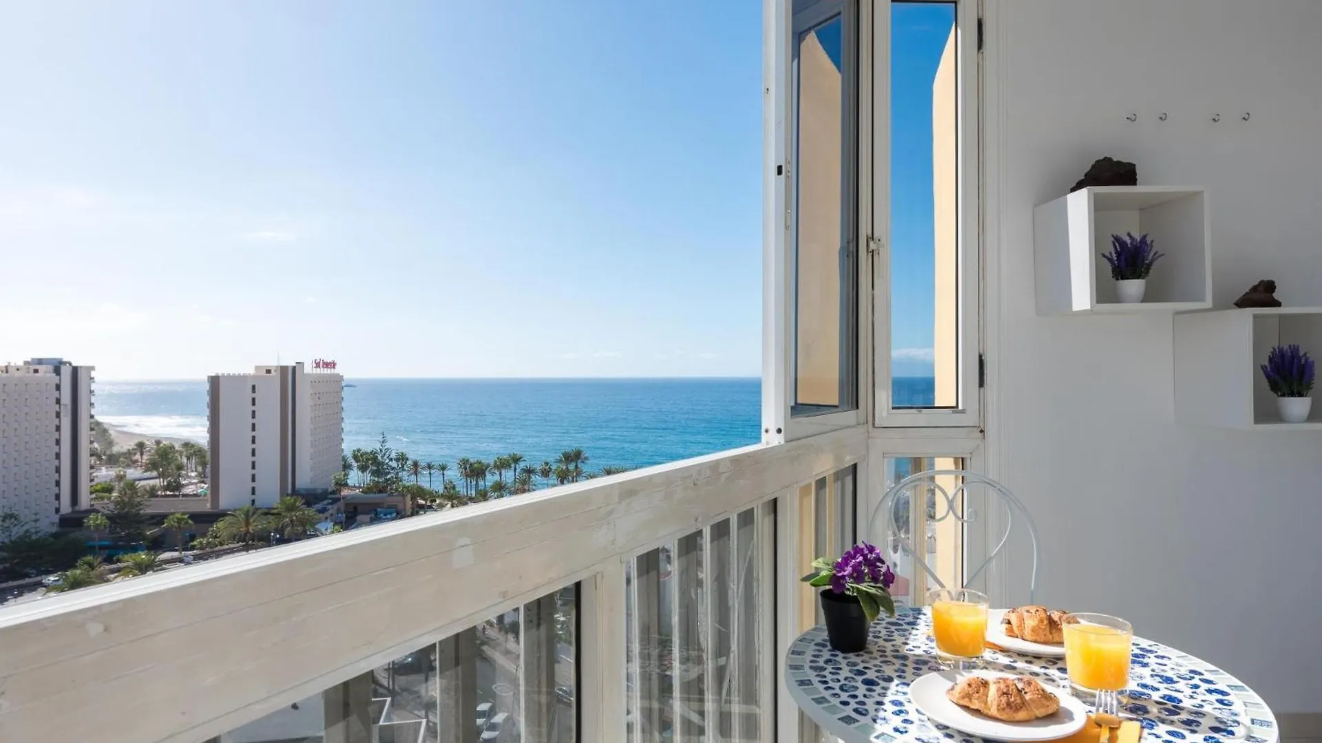 8D. Modern Flat In Las Americas Playa de las Americas  0*, Playa de las Americas (Tenerife)